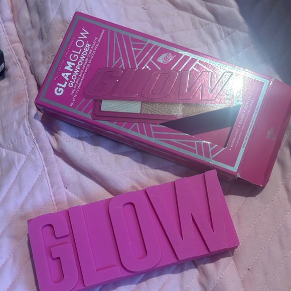 GLAMGLOW Glow Powder Palette - Pink and Gold - Picture 1 of 2